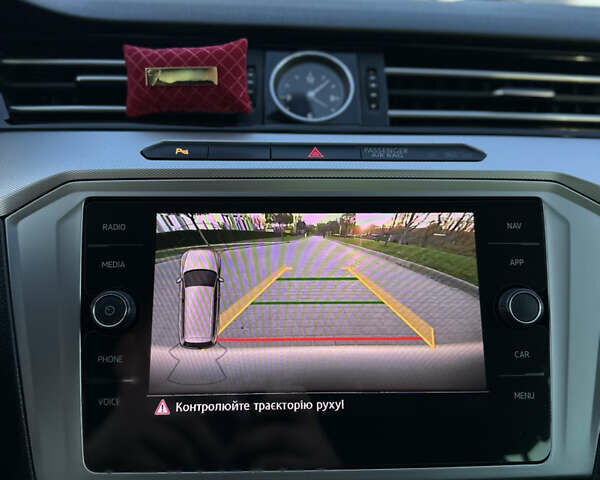 Белый Фольксваген Пассат, объемом двигателя 1.97 л и пробегом 290 тыс. км за 15799 $, фото 24 на Automoto.ua