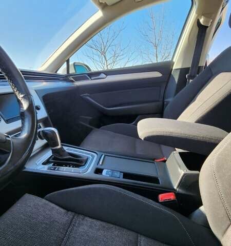 Білий Фольксваген Пассат, об'ємом двигуна 2 л та пробігом 276 тис. км за 15900 $, фото 31 на Automoto.ua