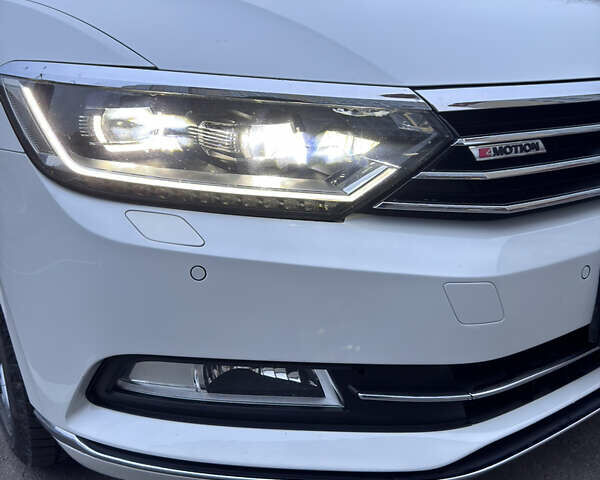 Белый Фольксваген Пассат, объемом двигателя 1.97 л и пробегом 204 тыс. км за 19600 $, фото 1 на Automoto.ua