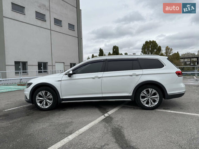 Белый Фольксваген Пассат, объемом двигателя 1.97 л и пробегом 219 тыс. км за 20000 $, фото 12 на Automoto.ua