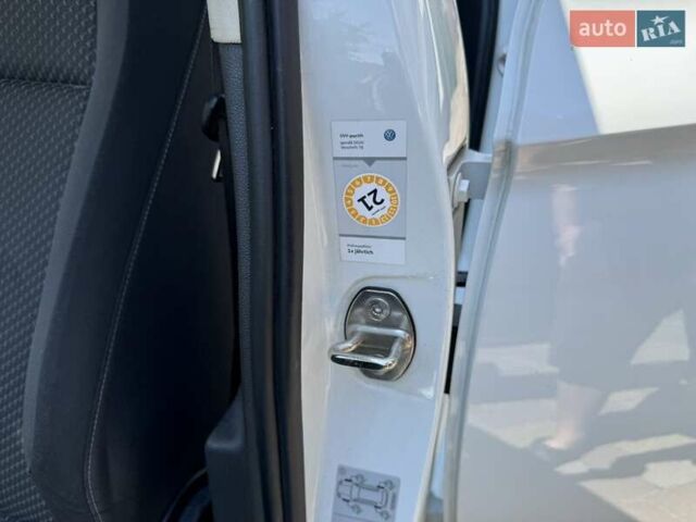 Білий Фольксваген Пассат, об'ємом двигуна 1.97 л та пробігом 198 тис. км за 17800 $, фото 38 на Automoto.ua