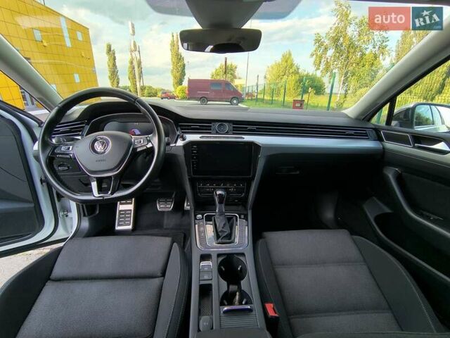 Білий Фольксваген Пассат, об'ємом двигуна 1.97 л та пробігом 290 тис. км за 19500 $, фото 24 на Automoto.ua