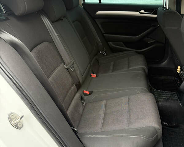 Белый Фольксваген Пассат, объемом двигателя 2 л и пробегом 345 тыс. км за 13900 $, фото 19 на Automoto.ua