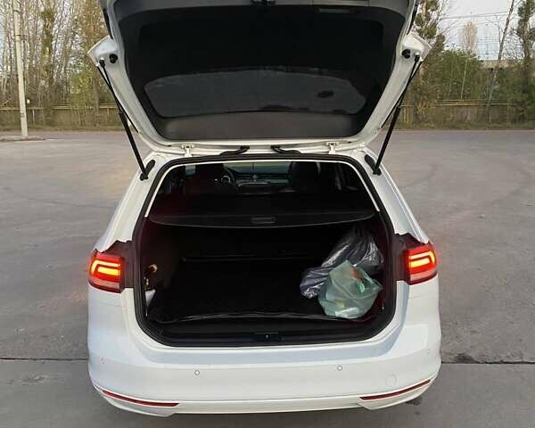 Білий Фольксваген Пассат, об'ємом двигуна 1.97 л та пробігом 380 тис. км за 12350 $, фото 32 на Automoto.ua