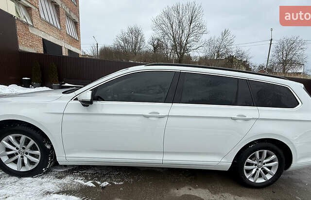 Белый Фольксваген Пассат, объемом двигателя 2 л и пробегом 345 тыс. км за 13900 $, фото 3 на Automoto.ua