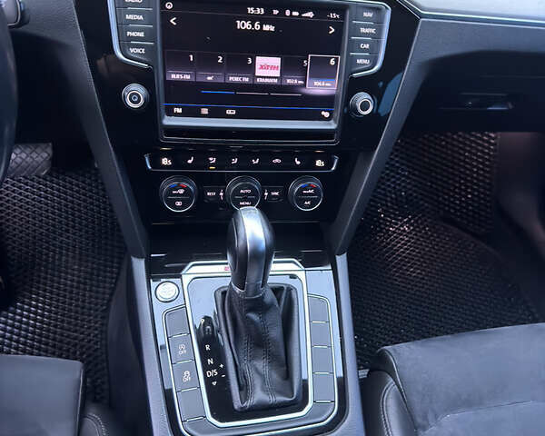 Белый Фольксваген Пассат, объемом двигателя 1.97 л и пробегом 204 тыс. км за 19600 $, фото 4 на Automoto.ua