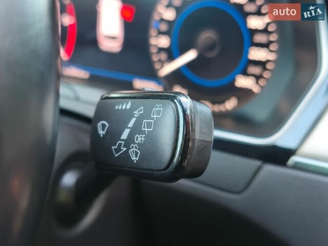 Білий Фольксваген Пассат, об'ємом двигуна 1.97 л та пробігом 371 тис. км за 14000 $, фото 7 на Automoto.ua
