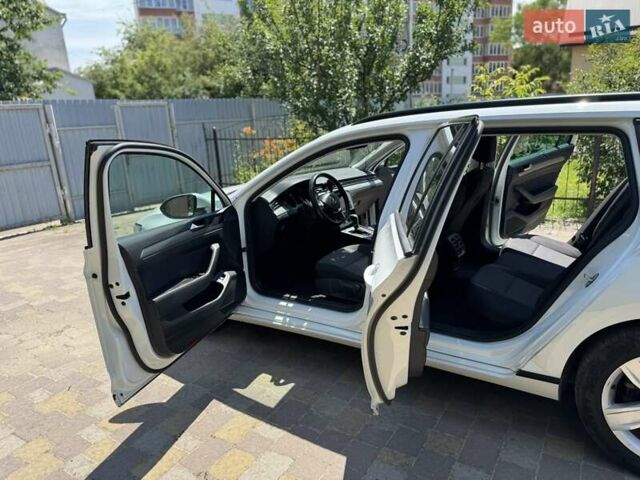Білий Фольксваген Пассат, об'ємом двигуна 1.97 л та пробігом 198 тис. км за 17800 $, фото 24 на Automoto.ua