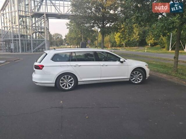 Белый Фольксваген Пассат, объемом двигателя 2 л и пробегом 229 тыс. км за 16200 $, фото 3 на Automoto.ua