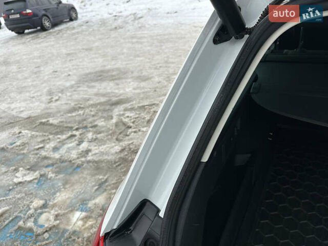 Белый Фольксваген Пассат, объемом двигателя 1.4 л и пробегом 189 тыс. км за 18999 $, фото 74 на Automoto.ua