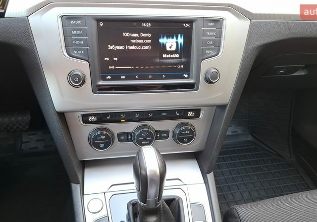 Білий Фольксваген Пассат, об'ємом двигуна 1.97 л та пробігом 232 тис. км за 15500 $, фото 10 на Automoto.ua