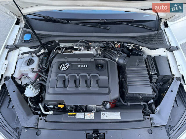 Білий Фольксваген Пассат, об'ємом двигуна 2 л та пробігом 281 тис. км за 18700 $, фото 98 на Automoto.ua