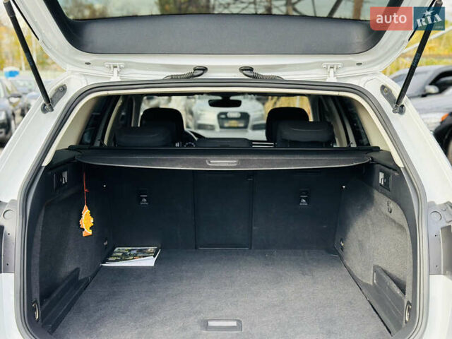 Белый Фольксваген Пассат, объемом двигателя 1.97 л и пробегом 197 тыс. км за 14800 $, фото 10 на Automoto.ua