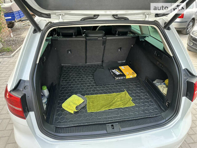 Белый Фольксваген Пассат, объемом двигателя 1.97 л и пробегом 313 тыс. км за 17990 $, фото 13 на Automoto.ua