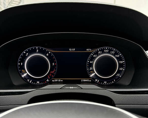 Белый Фольксваген Пассат, объемом двигателя 1.97 л и пробегом 219 тыс. км за 20000 $, фото 29 на Automoto.ua