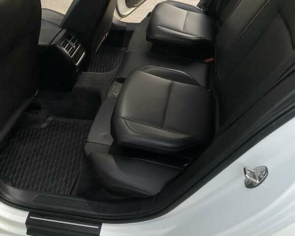 Білий Фольксваген Пассат, об'ємом двигуна 1.97 л та пробігом 380 тис. км за 12350 $, фото 20 на Automoto.ua