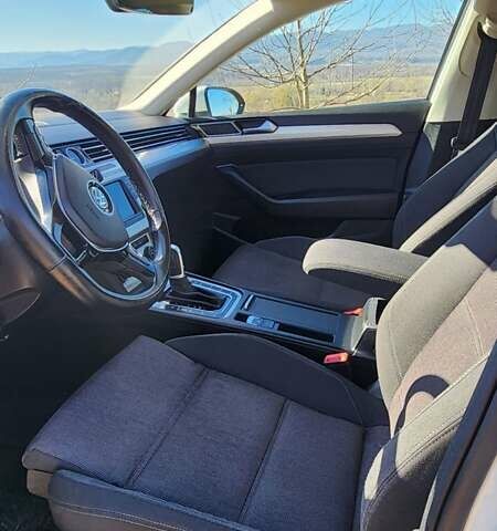 Білий Фольксваген Пассат, об'ємом двигуна 2 л та пробігом 276 тис. км за 15900 $, фото 40 на Automoto.ua