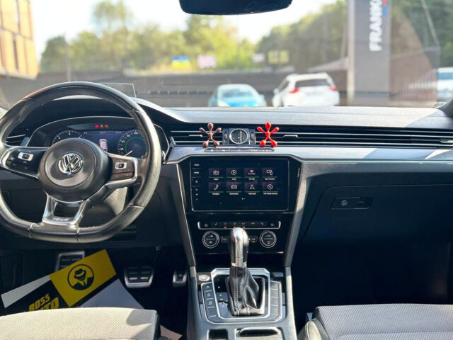 Белый Фольксваген Пассат, объемом двигателя 2 л и пробегом 226 тыс. км за 23500 $, фото 8 на Automoto.ua