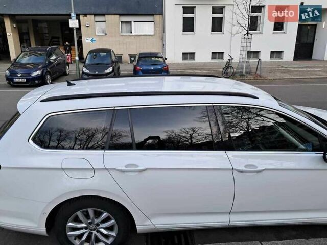 Білий Фольксваген Пассат, об'ємом двигуна 1.6 л та пробігом 237 тис. км за 15600 $, фото 9 на Automoto.ua