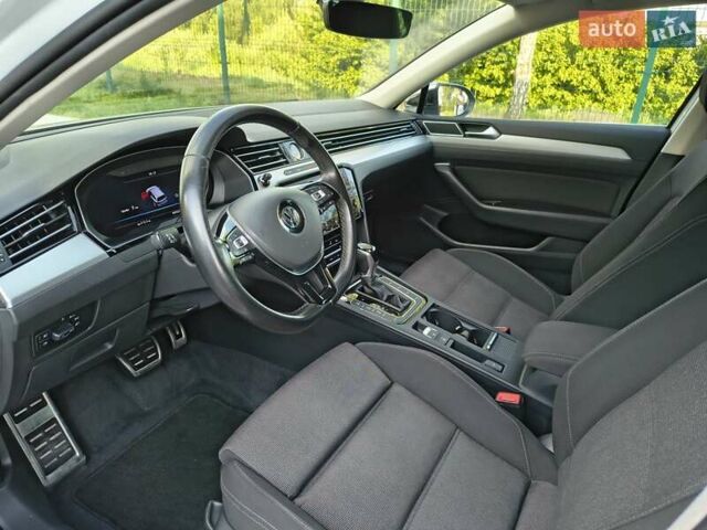 Білий Фольксваген Пассат, об'ємом двигуна 1.97 л та пробігом 290 тис. км за 19500 $, фото 23 на Automoto.ua