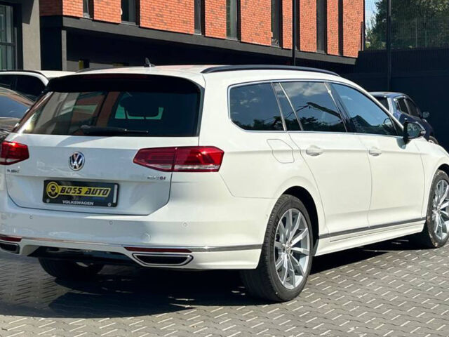 Белый Фольксваген Пассат, объемом двигателя 2 л и пробегом 226 тыс. км за 23500 $, фото 5 на Automoto.ua