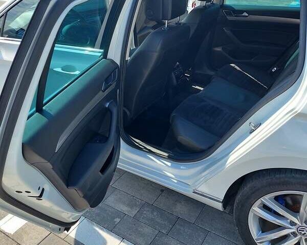 Белый Фольксваген Пассат, объемом двигателя 1.4 л и пробегом 187 тыс. км за 20400 $, фото 5 на Automoto.ua