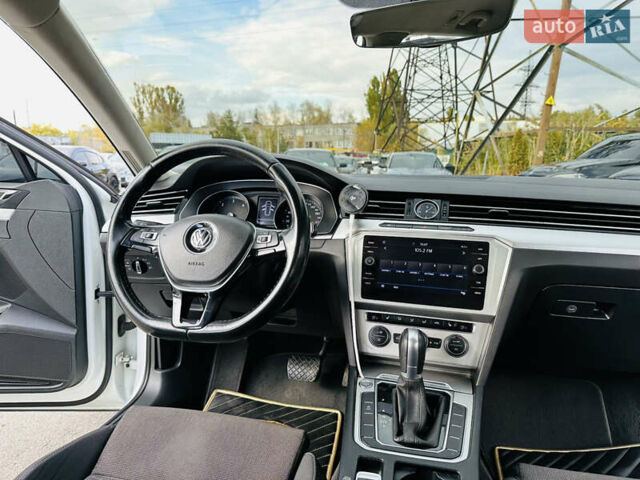 Белый Фольксваген Пассат, объемом двигателя 1.97 л и пробегом 197 тыс. км за 14800 $, фото 19 на Automoto.ua