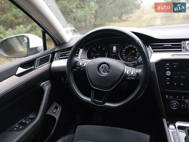 Білий Фольксваген Пассат, об'ємом двигуна 1.97 л та пробігом 195 тис. км за 18500 $, фото 23 на Automoto.ua