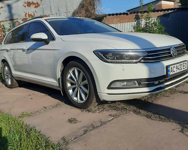 Белый Фольксваген Пассат, объемом двигателя 1.97 л и пробегом 230 тыс. км за 14500 $, фото 4 на Automoto.ua