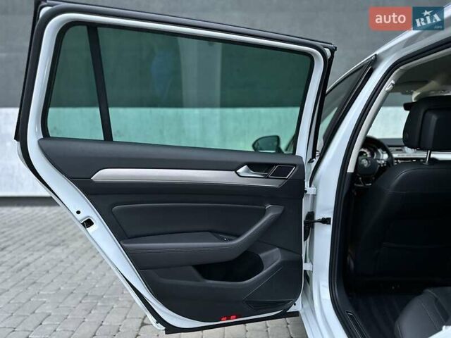 Білий Фольксваген Пассат, об'ємом двигуна 1.97 л та пробігом 239 тис. км за 19500 $, фото 47 на Automoto.ua