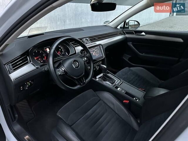 Білий Фольксваген Пассат, об'ємом двигуна 1.97 л та пробігом 239 тис. км за 19500 $, фото 42 на Automoto.ua