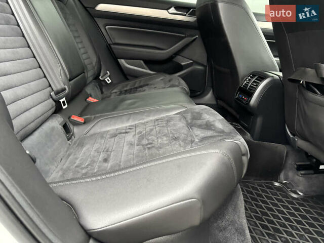 Белый Фольксваген Пассат, объемом двигателя 1.97 л и пробегом 268 тыс. км за 17890 $, фото 55 на Automoto.ua