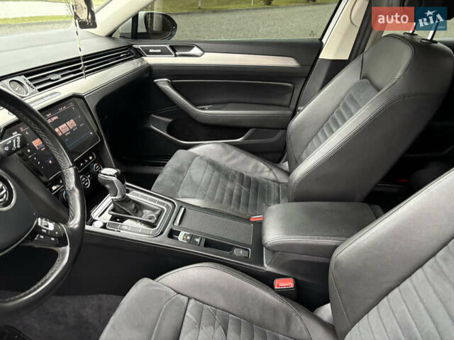 Белый Фольксваген Пассат, объемом двигателя 1.97 л и пробегом 268 тыс. км за 17890 $, фото 41 на Automoto.ua