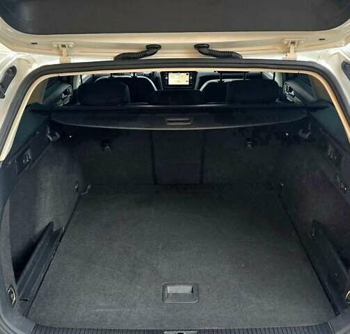 Белый Фольксваген Пассат, объемом двигателя 1.97 л и пробегом 223 тыс. км за 18290 $, фото 42 на Automoto.ua