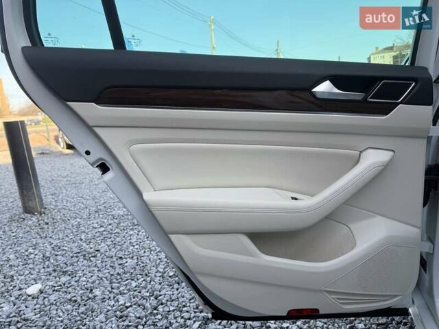 Белый Фольксваген Пассат, объемом двигателя 1.97 л и пробегом 235 тыс. км за 17500 $, фото 15 на Automoto.ua