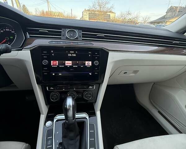 Белый Фольксваген Пассат, объемом двигателя 1.97 л и пробегом 235 тыс. км за 17500 $, фото 24 на Automoto.ua