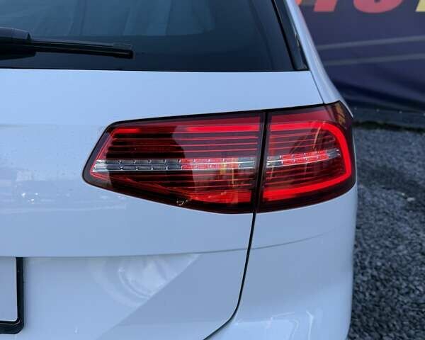 Белый Фольксваген Пассат, объемом двигателя 1.97 л и пробегом 235 тыс. км за 17500 $, фото 6 на Automoto.ua