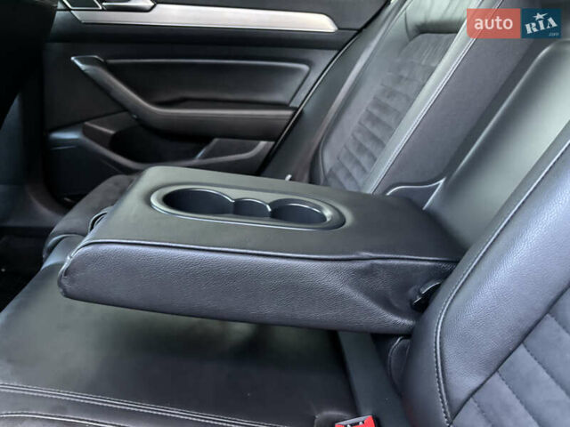 Белый Фольксваген Пассат, объемом двигателя 1.97 л и пробегом 269 тыс. км за 17890 $, фото 86 на Automoto.ua