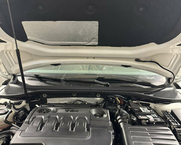 Белый Фольксваген Пассат, объемом двигателя 2 л и пробегом 223 тыс. км за 21500 $, фото 14 на Automoto.ua