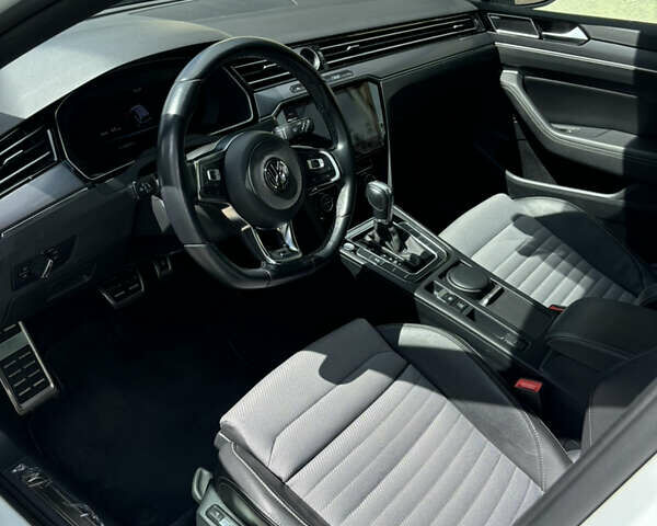 Белый Фольксваген Пассат, объемом двигателя 2 л и пробегом 212 тыс. км за 19500 $, фото 71 на Automoto.ua