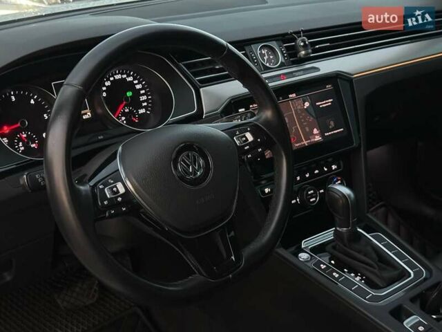 Белый Фольксваген Пассат, объемом двигателя 1.97 л и пробегом 180 тыс. км за 21000 $, фото 12 на Automoto.ua