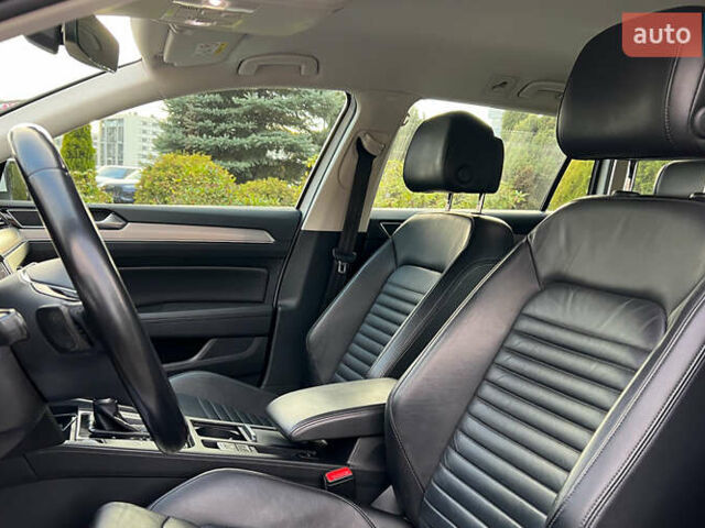 Белый Фольксваген Пассат, объемом двигателя 1.97 л и пробегом 205 тыс. км за 17500 $, фото 8 на Automoto.ua