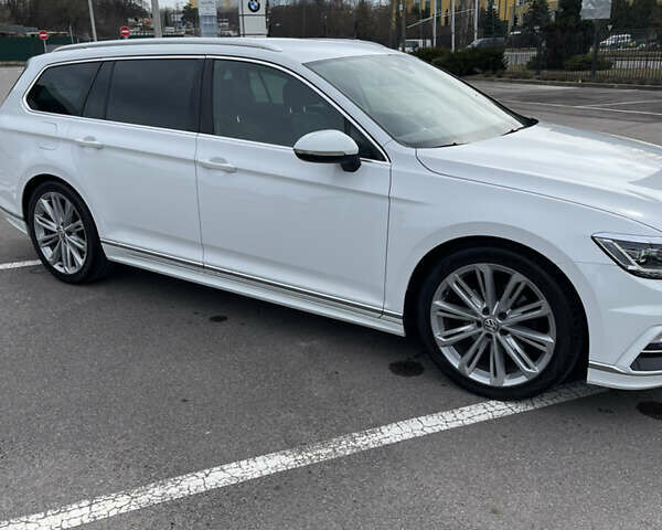 Белый Фольксваген Пассат, объемом двигателя 2 л и пробегом 212 тыс. км за 19500 $, фото 29 на Automoto.ua