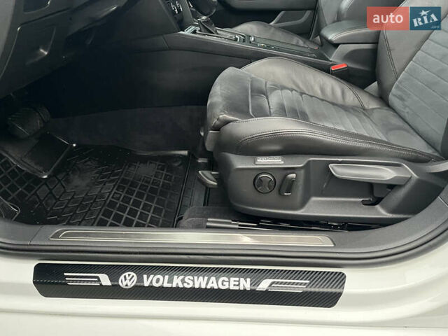 Белый Фольксваген Пассат, объемом двигателя 1.97 л и пробегом 267 тыс. км за 17890 $, фото 50 на Automoto.ua