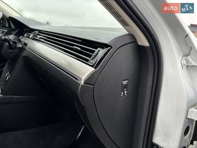 Белый Фольксваген Пассат, объемом двигателя 1.97 л и пробегом 268 тыс. км за 17890 $, фото 63 на Automoto.ua