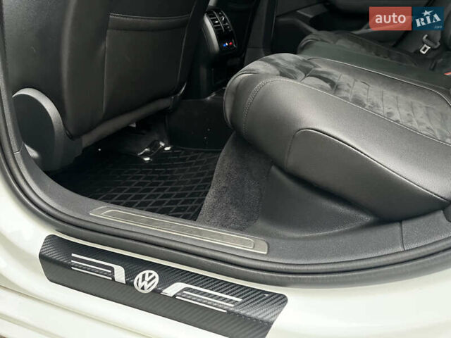 Белый Фольксваген Пассат, объемом двигателя 1.97 л и пробегом 267 тыс. км за 17890 $, фото 63 на Automoto.ua