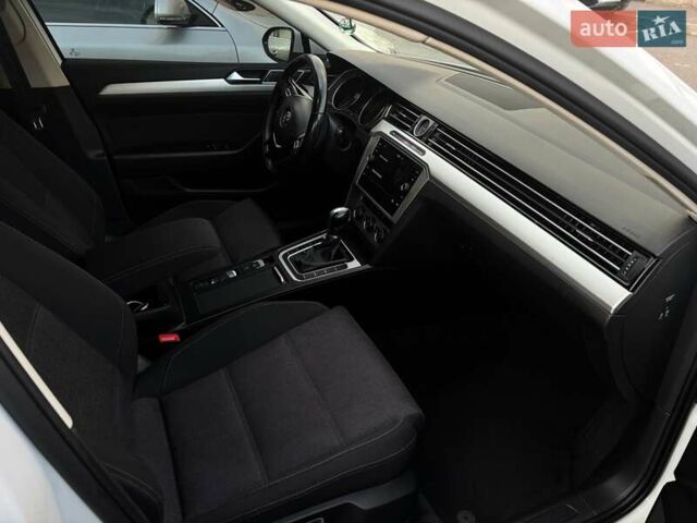 Білий Фольксваген Пассат, об'ємом двигуна 0 л та пробігом 240 тис. км за 18400 $, фото 13 на Automoto.ua