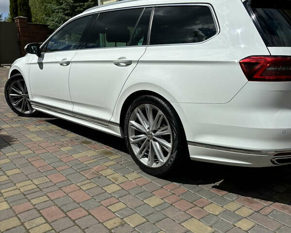 Белый Фольксваген Пассат, объемом двигателя 2 л и пробегом 212 тыс. км за 19500 $, фото 70 на Automoto.ua