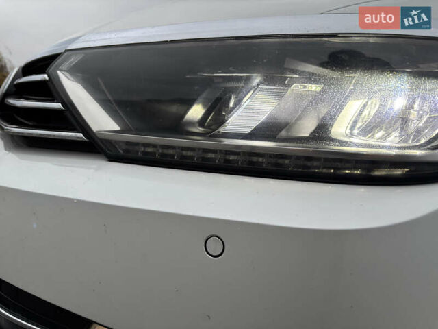 Белый Фольксваген Пассат, объемом двигателя 1.97 л и пробегом 268 тыс. км за 17890 $, фото 29 на Automoto.ua