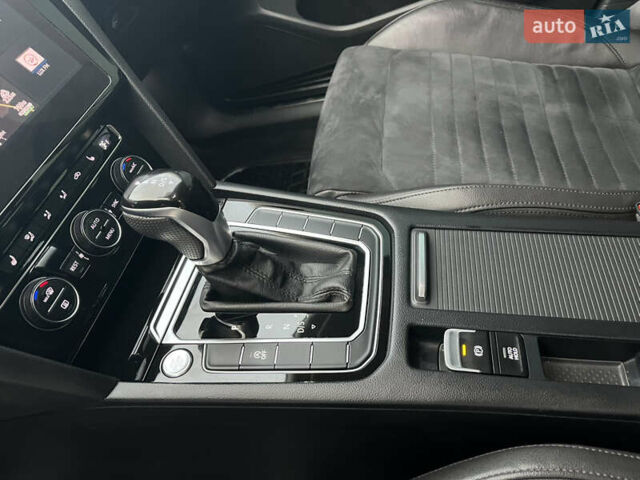 Белый Фольксваген Пассат, объемом двигателя 1.97 л и пробегом 267 тыс. км за 17890 $, фото 58 на Automoto.ua